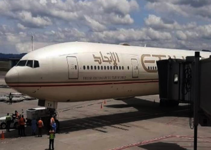 Cien médicos colombianos con las maletas listas para irse a Emiratos Arabes