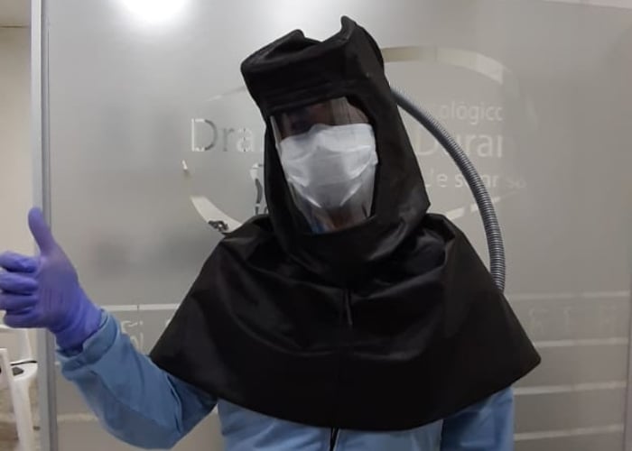 El traje de bioseguridad de bajo costo hecho en Colombia