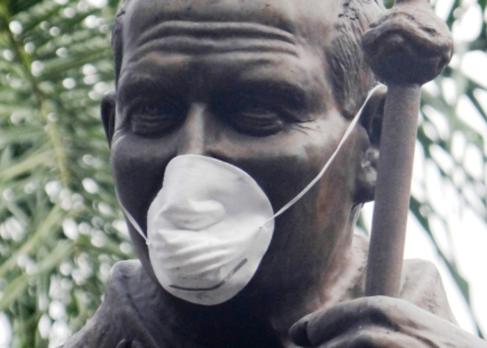 Vía crucis: virus y crisis