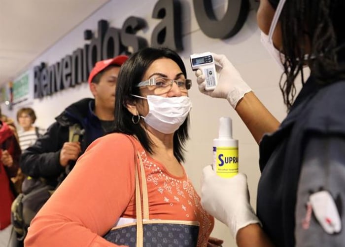 En el último vuelo humanitario que llegó al país se colaron 23 colombianos infectados con el virus