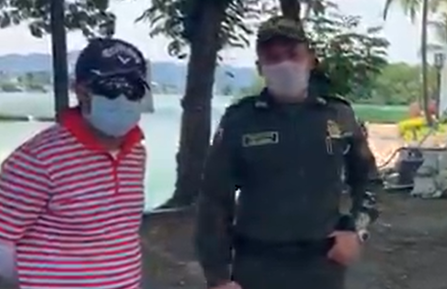 Las absurdas disculpas del golfista que le mentó la madre a la policía. VIDEO