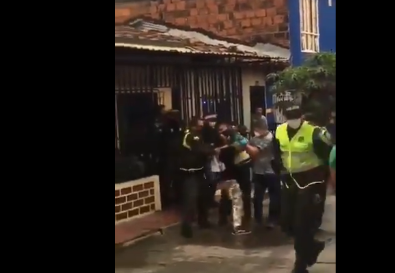 Atraparon al asesino del policía que mataron por hacer respetar la cuarentena. VIDEO