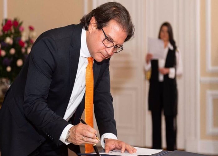 Minagricultura: dos meses y ya carga una dura investigación