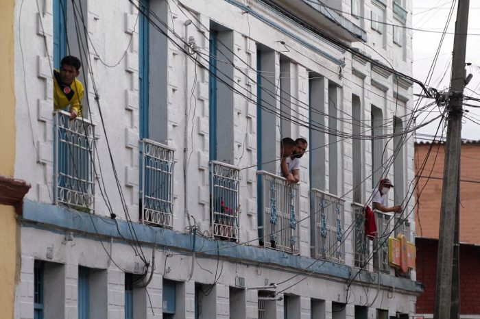  - Cada vez son más las banderas rojas: el hambre azota Bogotá