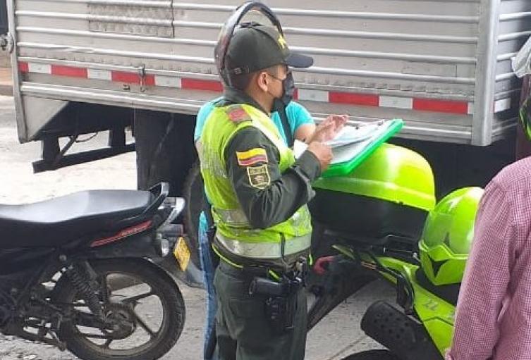 ¡No nos llenen la vida de comparendos!