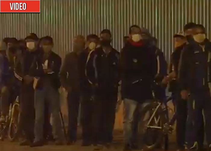 En Corabastos no hay hombres para cargar bultos