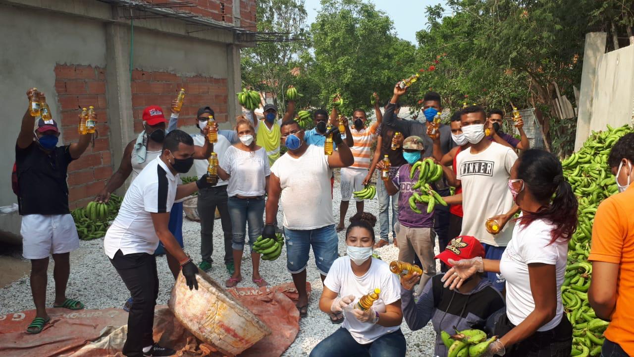Un desafío digital inundó de plátanos y aceite a un barrio de Barranquilla en medio de la cuarentena