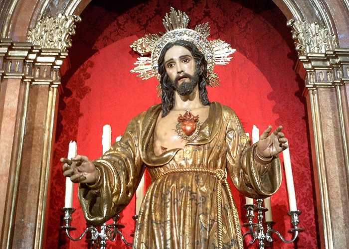 En el país del Sagrado Corazón de Jesús...