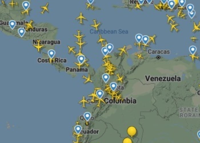 Se llenó de aviones el cielo colombiano