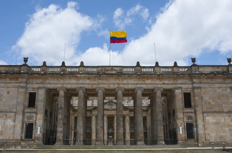 Sobre la necesidad de una cuarta vía política colombiana