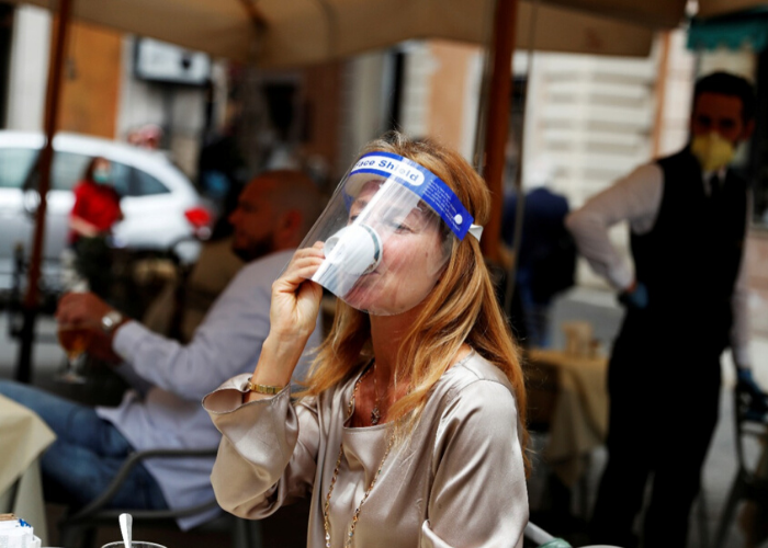 Italia inicia la reapertura de peluquerías, iglesias, bares, restaurantes y comercio