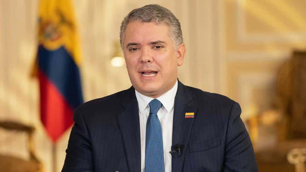 Iván Duque dice Locombia y en redes lo destrozan
