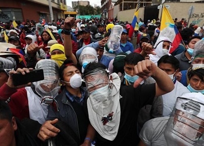 Desespero saca a la gente del Ecuador a la calle