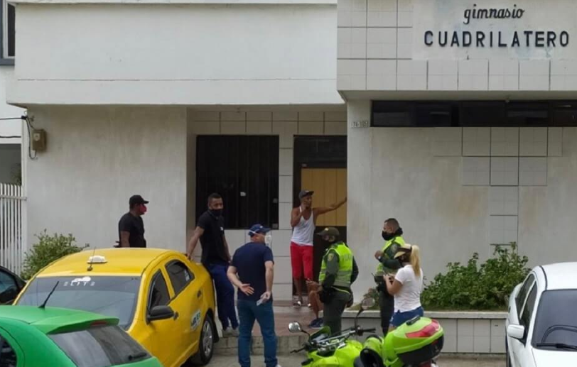 Gimnasio en Barranquilla usó a gatos y perros como sacos de boxeo