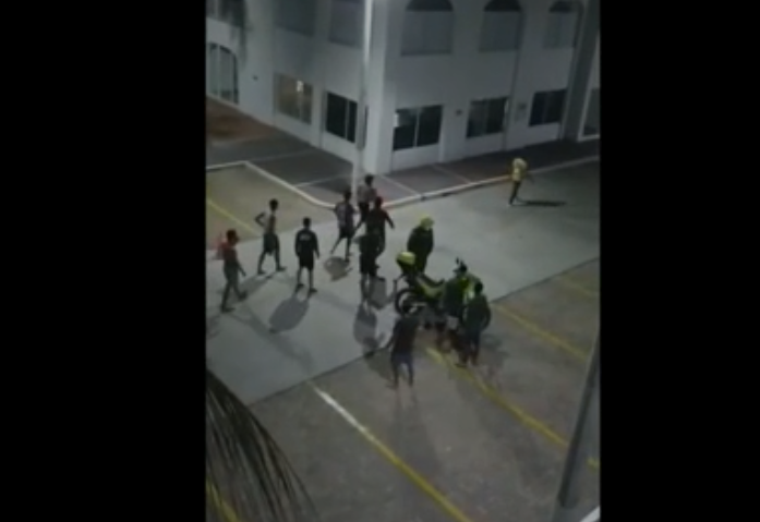 Se agarraron a tiros policias bachilleres y patrulleros en Cartagena. VIDEO
