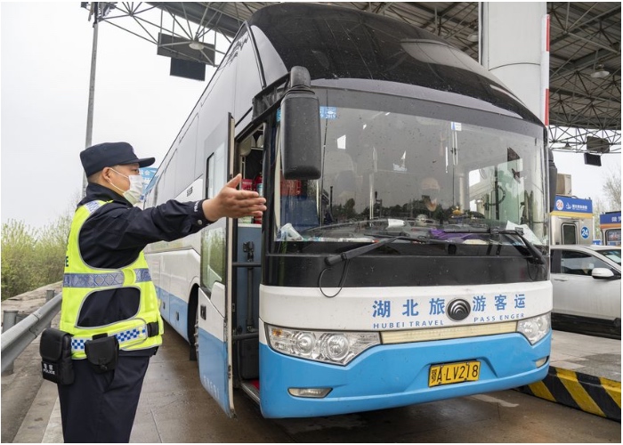 Funcionario chino paga con su puesto el regreso del COVID-19 a Wuham