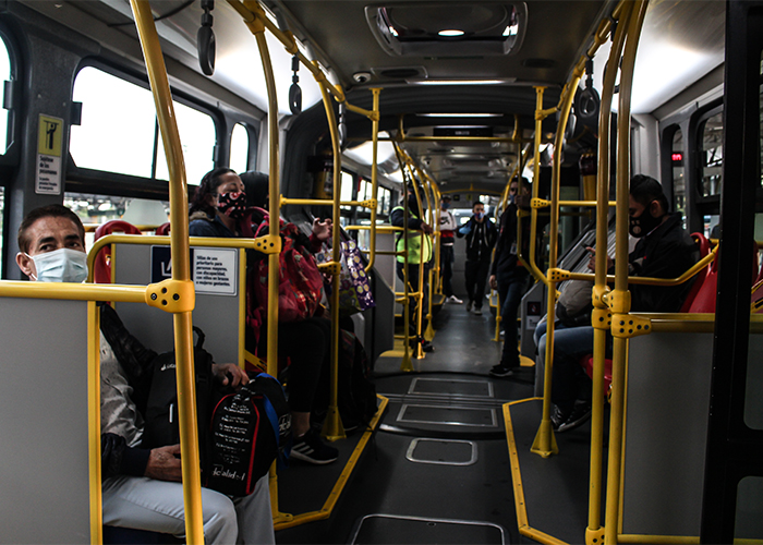 Después de su muerte le llegó la prueba de COVID 19: la historia del conductor de Transmilenio