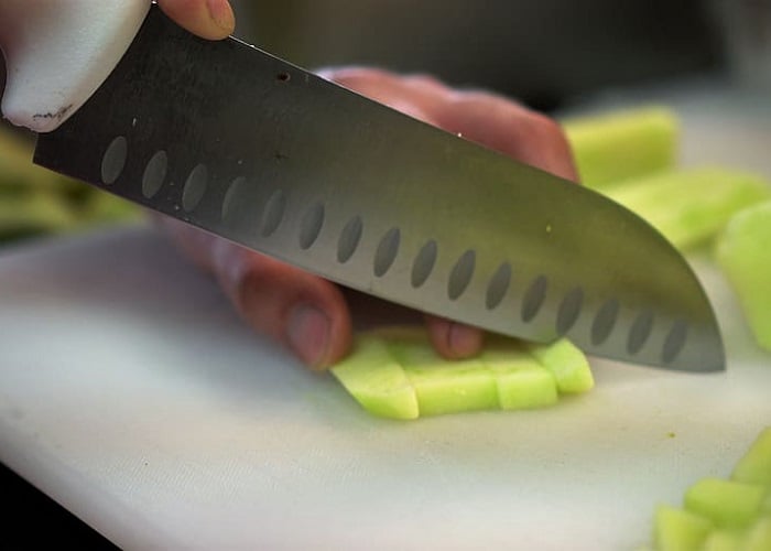 Entre la crueldad y el abandono: la situación de mil manipuladoras de alimentos en Cali