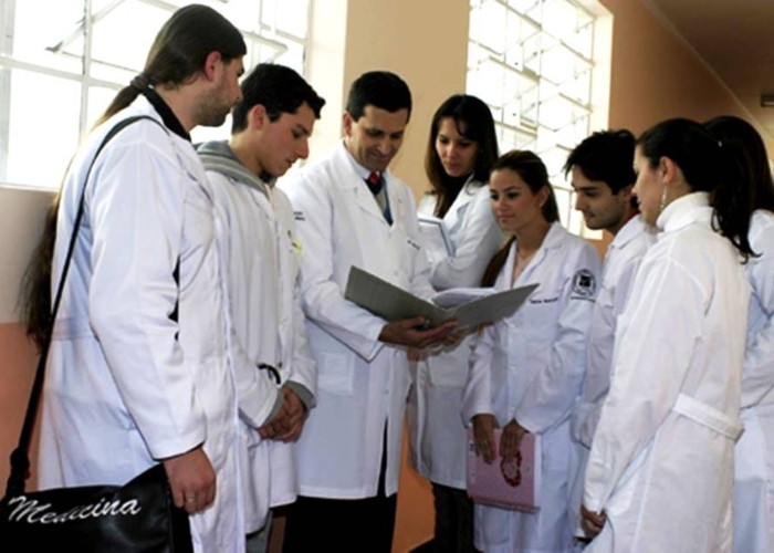 Profesores, médicos y enfermeras, ¡gracias!