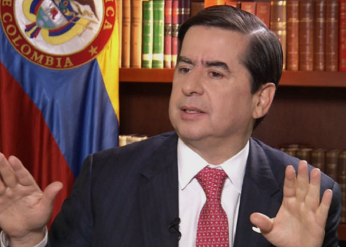 “No desfallezcamos, no nos resignemos a la guerra”: Juan Fernando Cristo