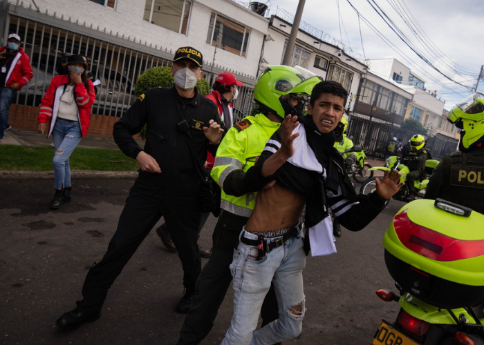 Claudia López y Daniel Quintero: dos progresistas a los que no les tiembla mandar el ESMAD