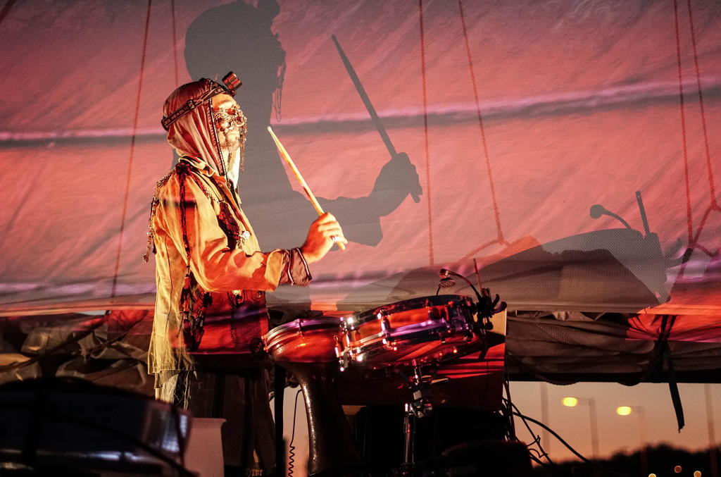 El grupo musical que quedó a la deriva en el Pacífico por culpa del Coronavirus