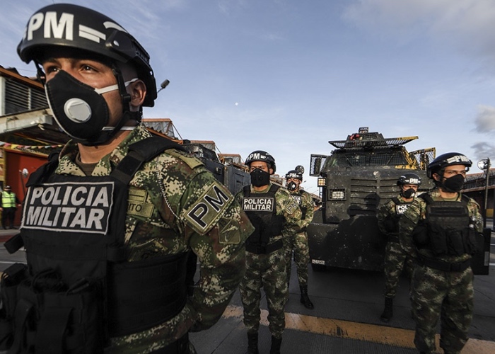Duque manda refuerzos militares a Barranquilla para controlar a la gente