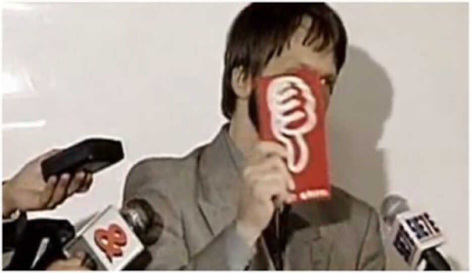 Acusan a Duque de copiarle a Mockus sus tarjeticas