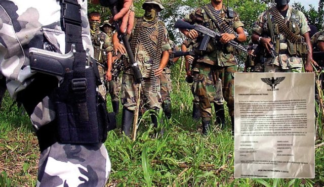 Los paracos regresan con todo y patrullan calles como si fuera el ejército.VIDEO