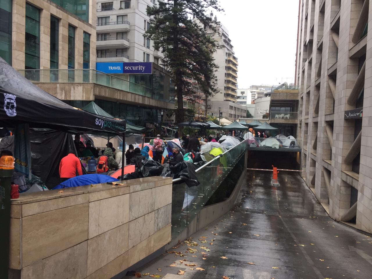 Trabajadores pobres colombianos varados en la calle en Santiago de Chile