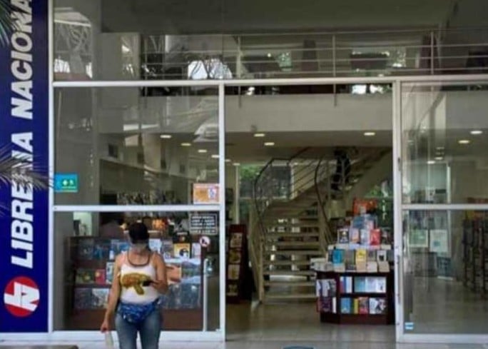 En el día sin IVA, todos fueron por televisores, nadie por los libros