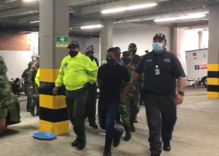 Video: Los siete violadores del ejército se entregan a la justicia