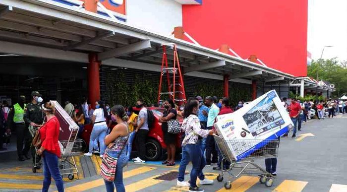  - "Usar la fachada del Día sin IVA para engañar": Alkosto el supermercado que más odian los colombianos