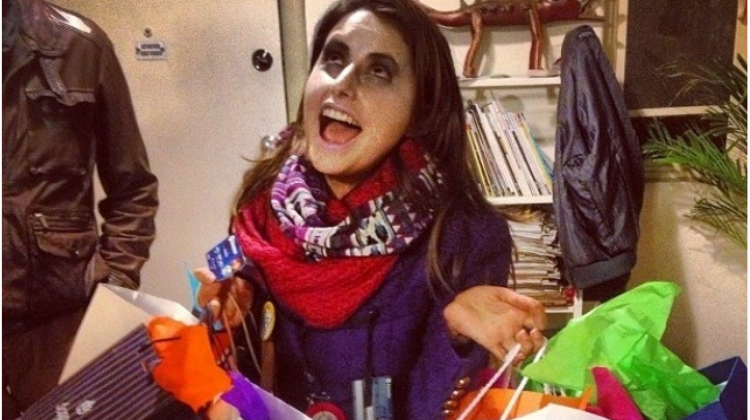 Padre, quiero hablar con usted: soy compradora compulsiva