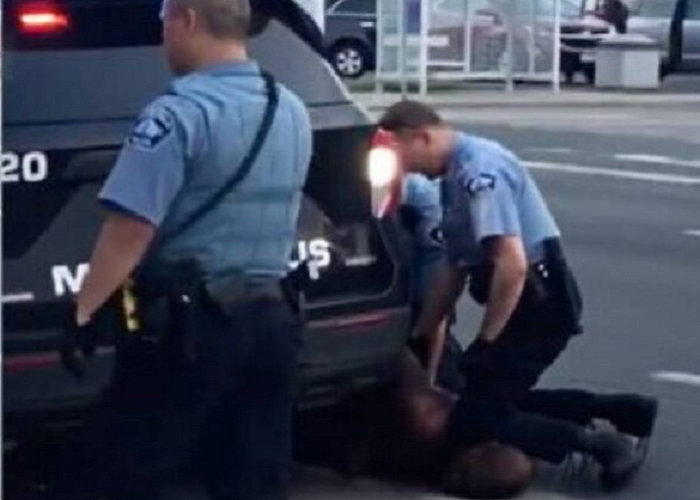 Por una sospecha de veinte dólares...