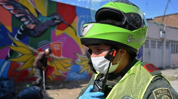 Policía es asesinado a cuchillo por carnicero