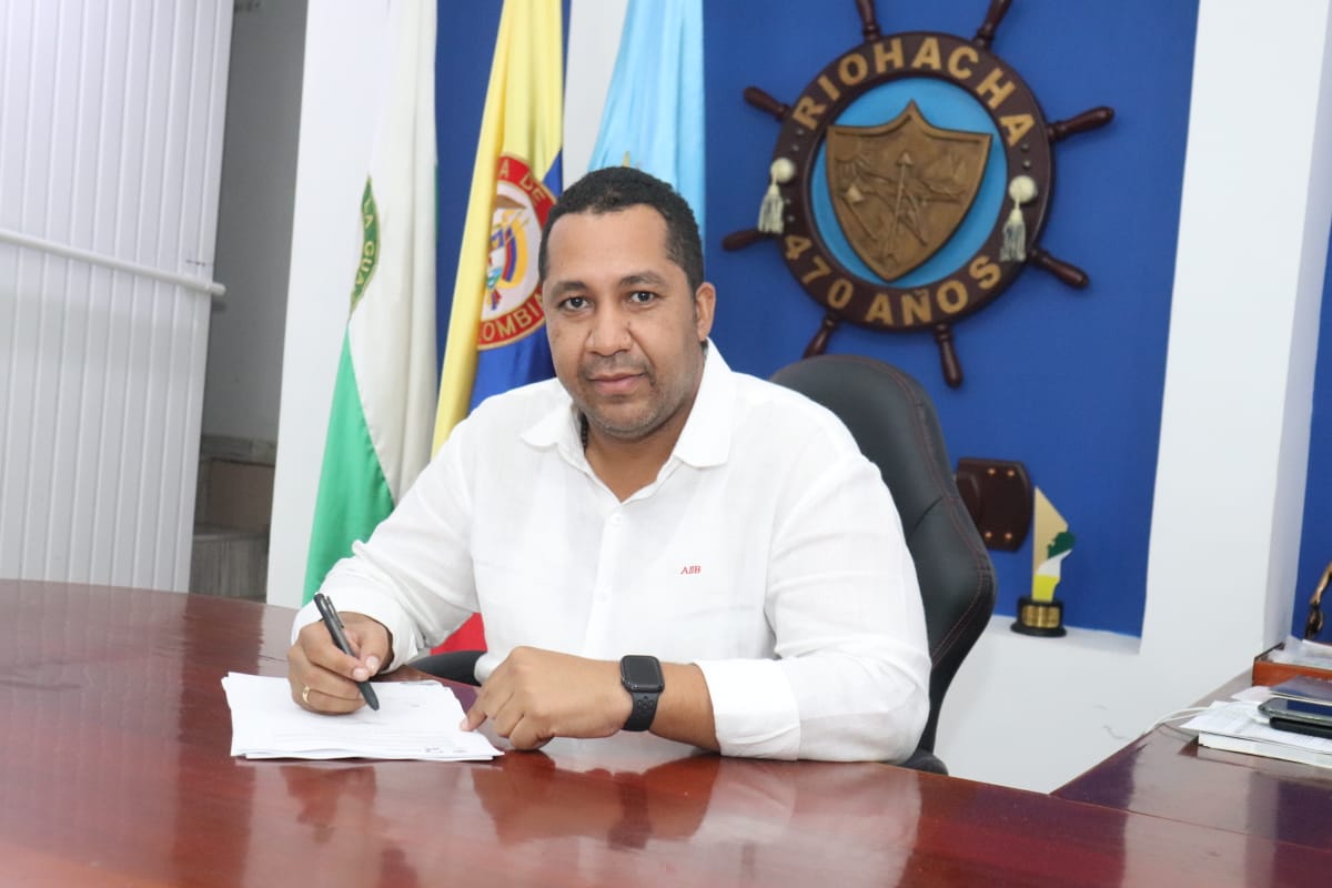 En Riohacha, el alcalde es el primero que rompe los protocolos del COVID
