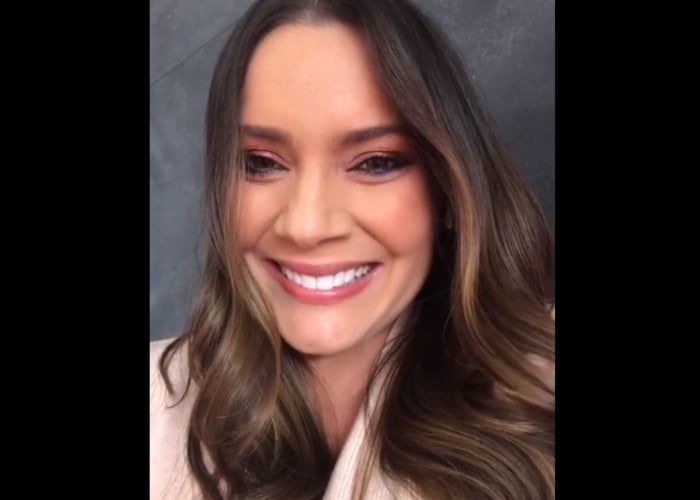 Más radiante que nunca Jessica de la Peña tendrá su segundo hijo a los 44 años