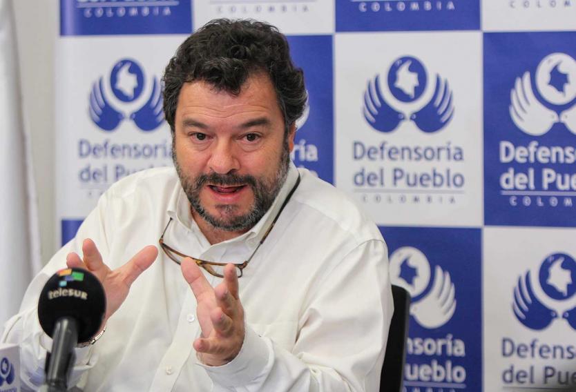 Los viajes del Defensor del Pueblo: otro de los amigos del avión