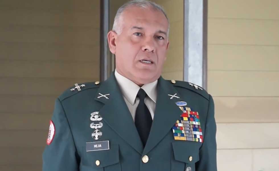 El general Hernán Mejía, condenado a 14 años por falsos positivos, aspira a la presidencia