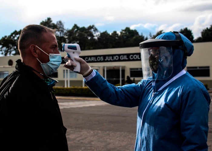 ¿Quienes serán los primeros a los que se les aplicará la vacuna en Colombia?