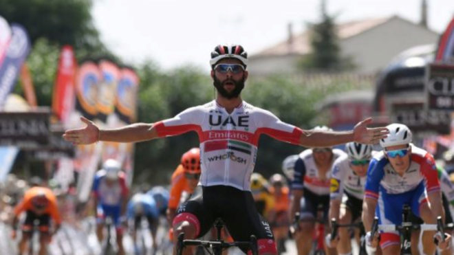 Resucitó de entre los muertos: Fernando Gaviria gana etapa