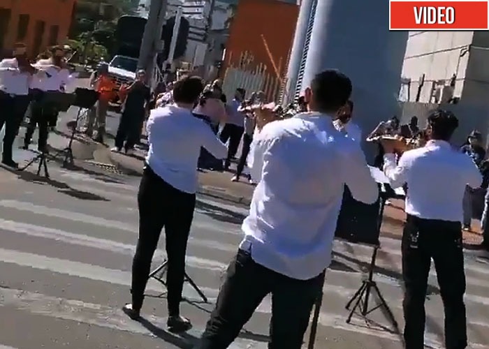 Hermoso concierto en la UCI del Hospital General de Medellín