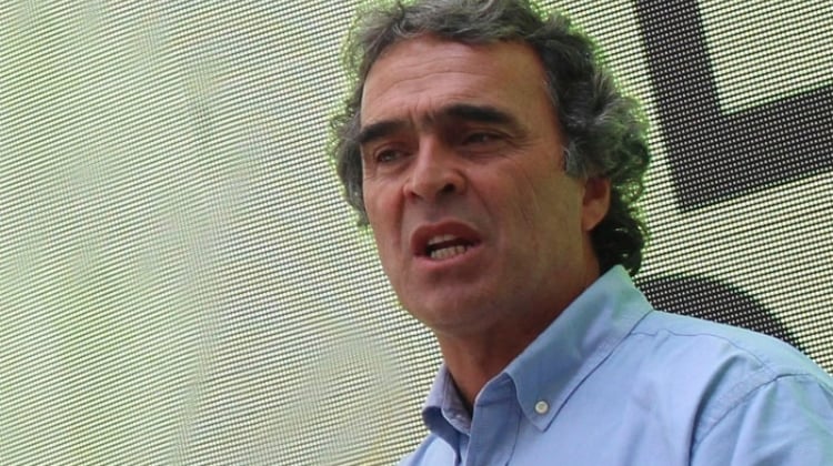 Fajardo fija fronteras