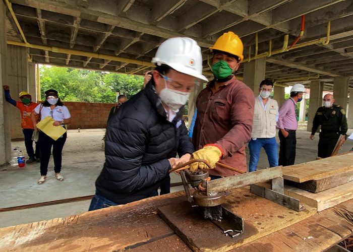  - El contralor Córdoba a la caza de elefantes blancos