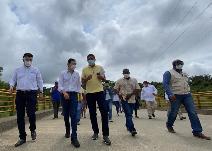  - El contralor Córdoba a la caza de elefantes blancos