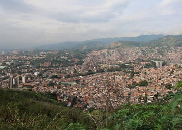 El cerro tutelar Loma Hermosa debería ser un pulmón verde en Medellín