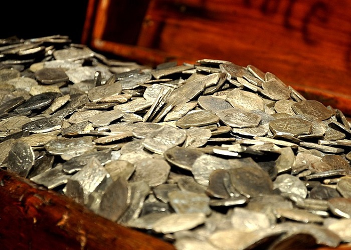 Reino Unido no olvida su pasado pirata: cual ave de rapiña, sacó sus garras