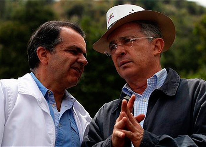 Óscar Iván Zuluaga listo para asumir las riendas del Centro Democrático