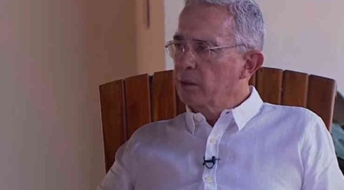  - Alvaro Uribe, positivo para COVID 19